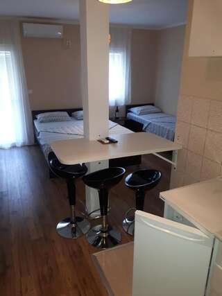 Дома для отпуска Holiday Home Šćekić Будва Двухместный номер с 1 кроватью, вид на парк-4